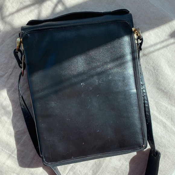 🌼SOLD 🌼 Vintage Cartier cross-body bag - Picture 7 of 9